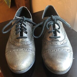 Born gray lace up shoes size 6